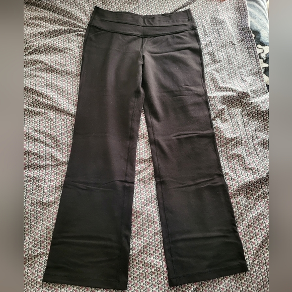 Lululemon astro yoga pants, bootcut. Size 12. - Picture 11 of 12